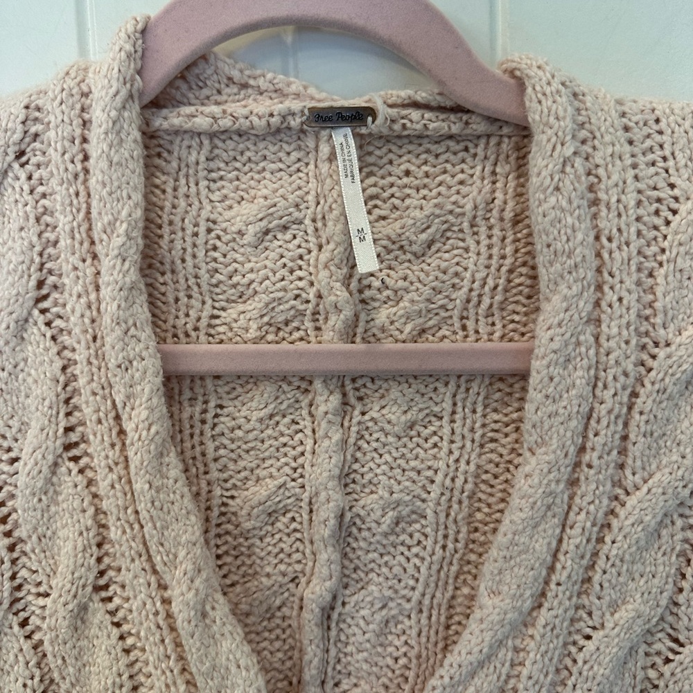 Soft Cable Knit V-Neck Sweater - Light Pink - Picture 4 of 7